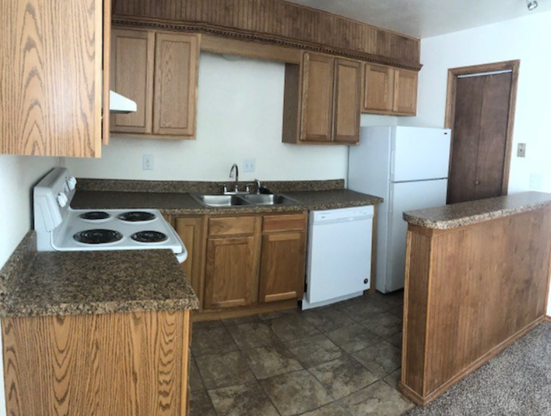 6474 N. Warren Ave.